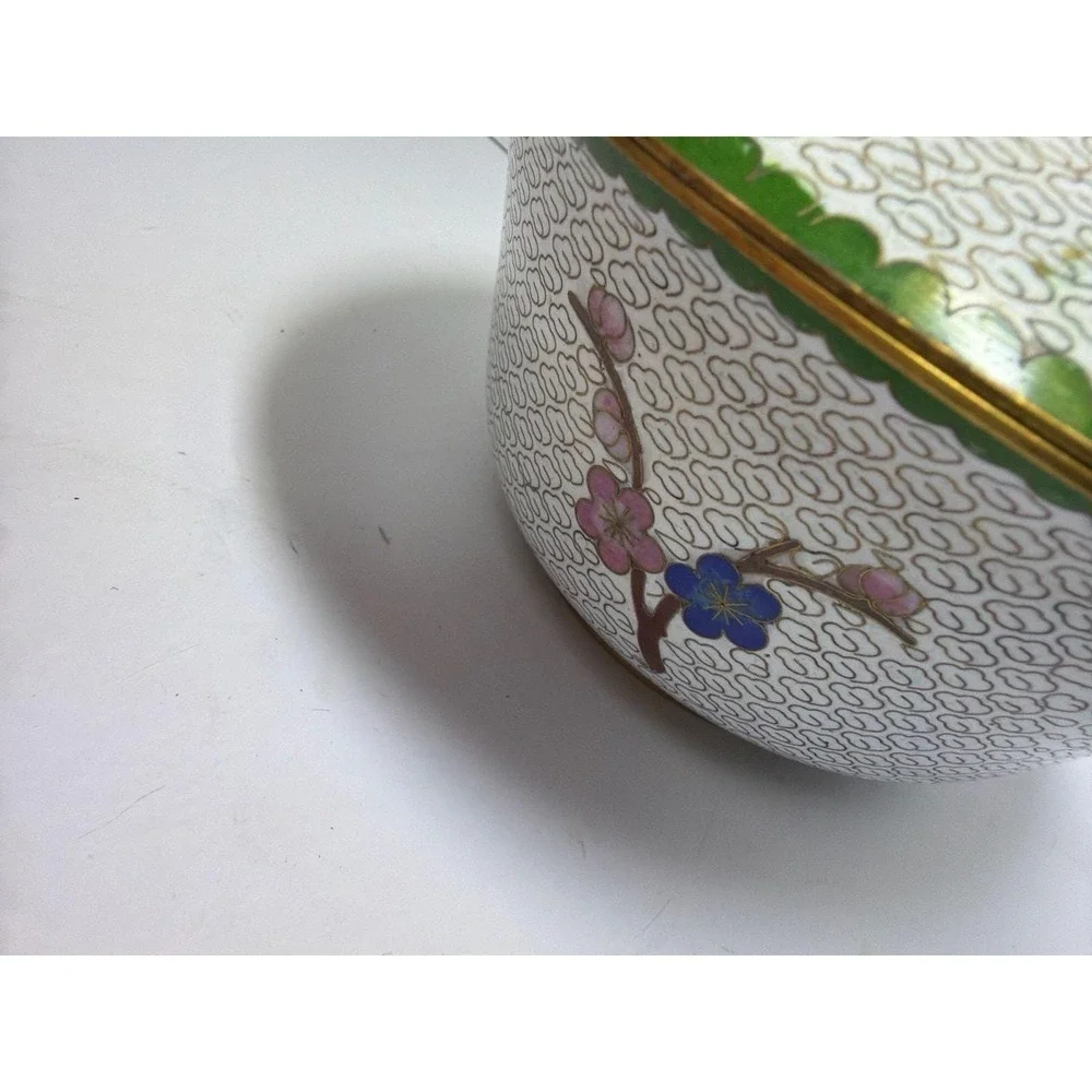 Vintage Chinese Cloisonné Lidded Bowl White Enamel Birds and Peony 6-inch‎